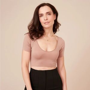 NWT Numi anti-sweat cropped undershirt in toffee size xs